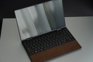 HP Envy X360 13 Wood Edition 全体5