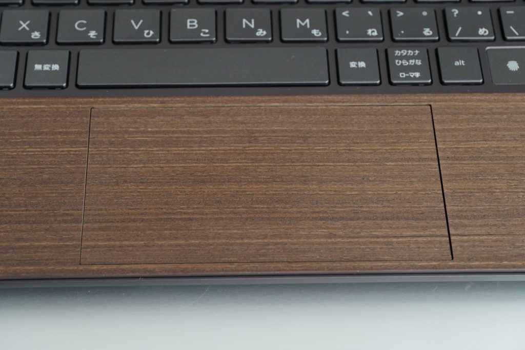 HP Envy X360 13 Wood Edition 木部タッチパッド