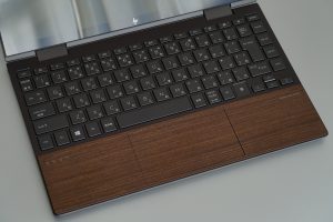 HP Envy X360 13 Wood Edition パームレスト