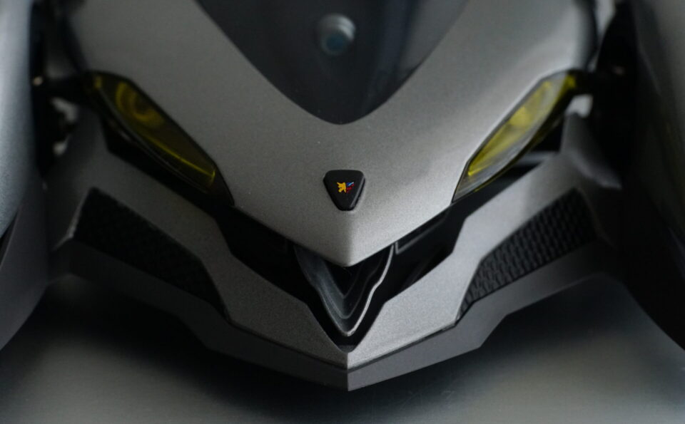 ヴァリアブルアクション バリエーションズ アスラーダV.S.X-R がデザインもモデルも良いのでレビュー！