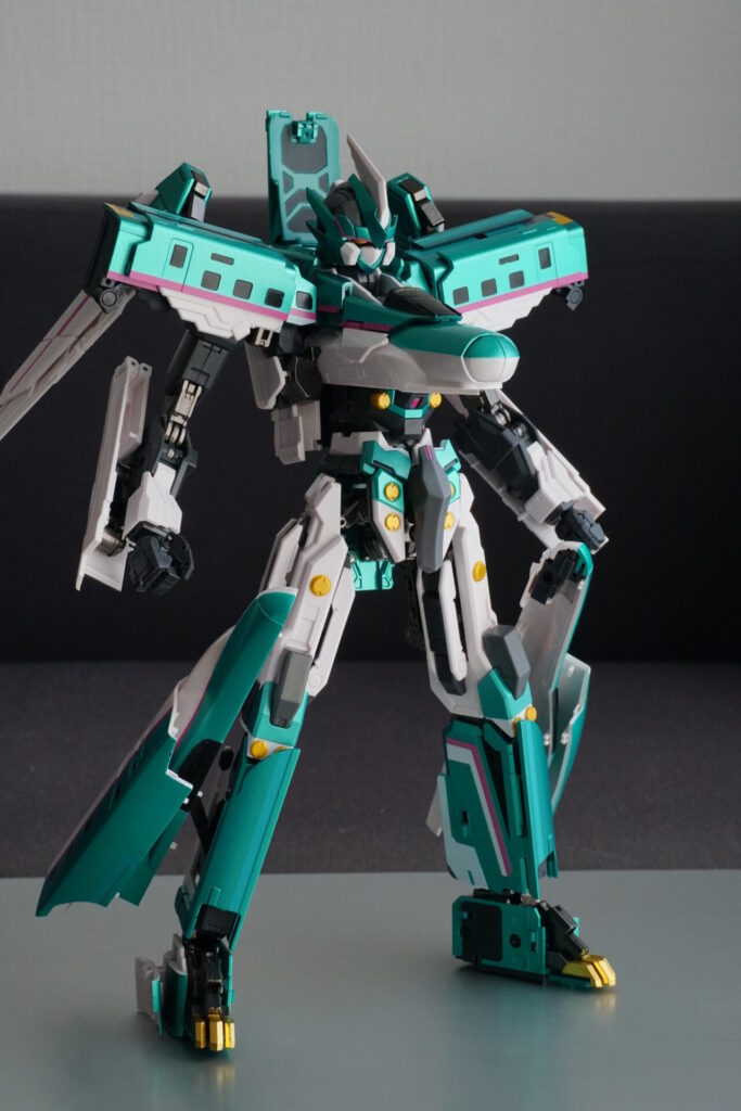 超合金魂 新幹線変形ロボ シンカリオン E5はやぶさ ロボット 左斜め前