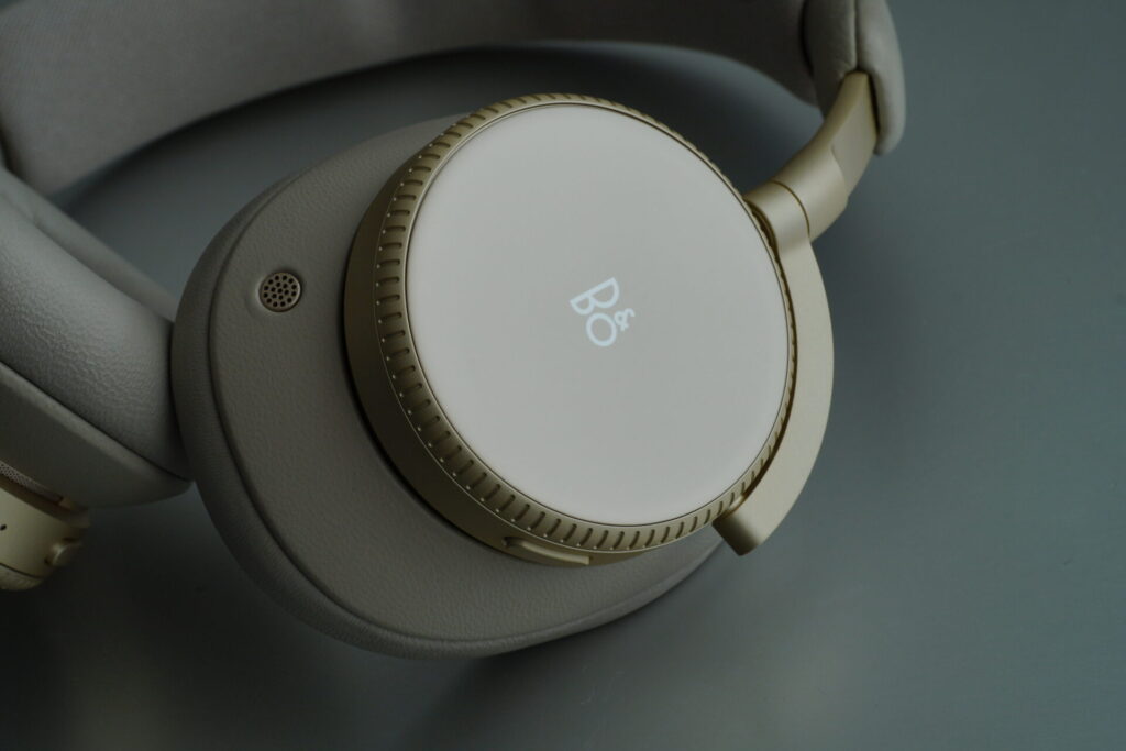 BEOPLAY H100 左ユニット背面