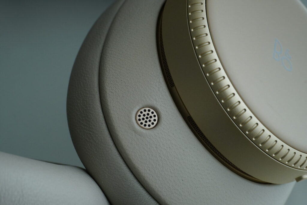 BEOPLAY H100 マイク