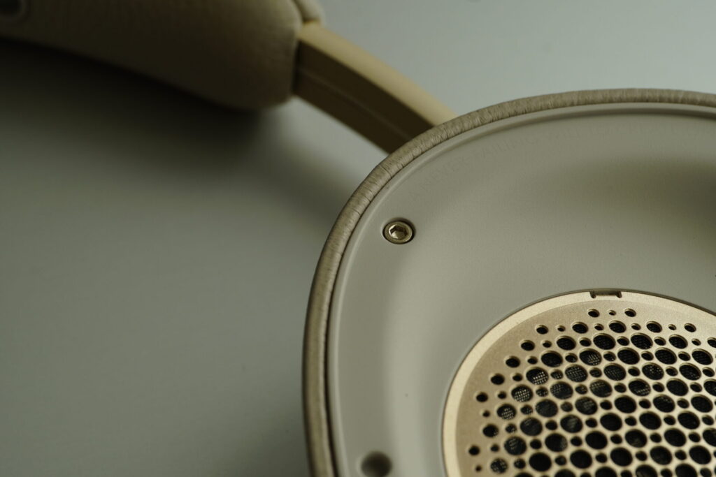 BEOPLAY H100 イヤーパッド脱着マグネット