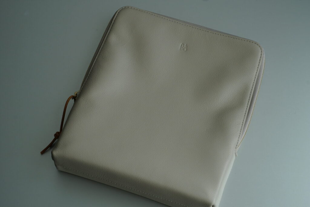 BEOPLAY H100 収納ポーチ ファスナー閉