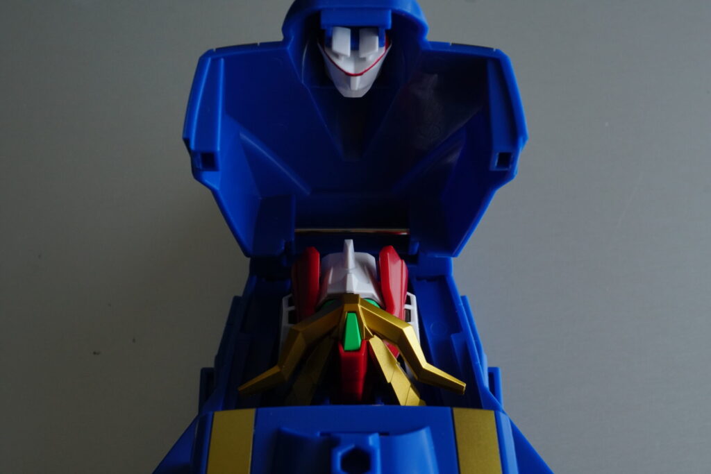 TOYRISE ドラゴンカイザー 機首内収納